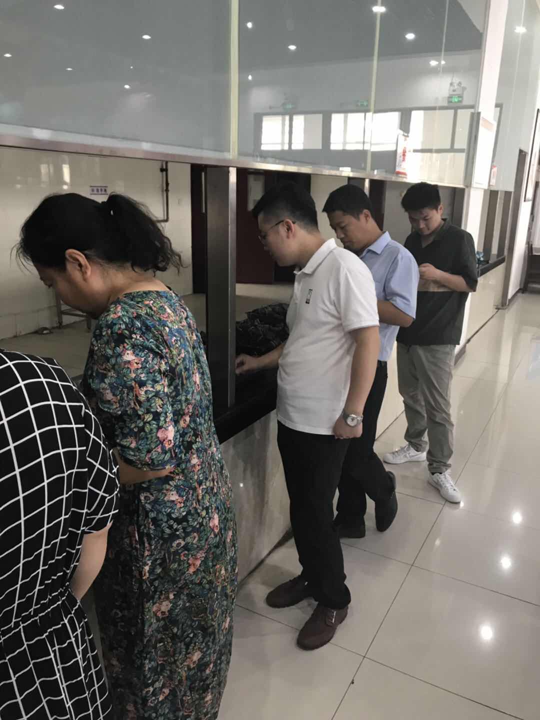 排队等裁判查数